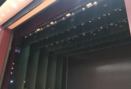 如何買到質量不錯性價比高的阻燃幕布